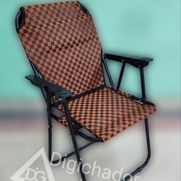 صندلی تاشو مسافرتی 7 فنره فومدار vip  پارچه پشت برزنت  ضد آب دسته مبلی قهوه ای شکلاتی شطرنجی پلاس دیجی چادر