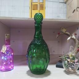 بطری شیشه سبز طرح فرانسه بادرب شیسه ای از جنس بدنه با حجم یک لیتر تولید شده به روش سنتی  دست ساز فوتی 