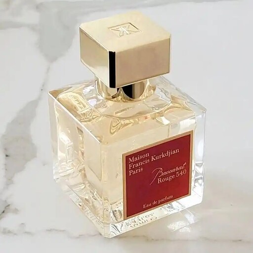 عطر  باکارات رژ  مردانه و زنانه گرمی  (برند لوزی) با ماندگاری بالا(حداقل خرید 5 گرم می باشد)