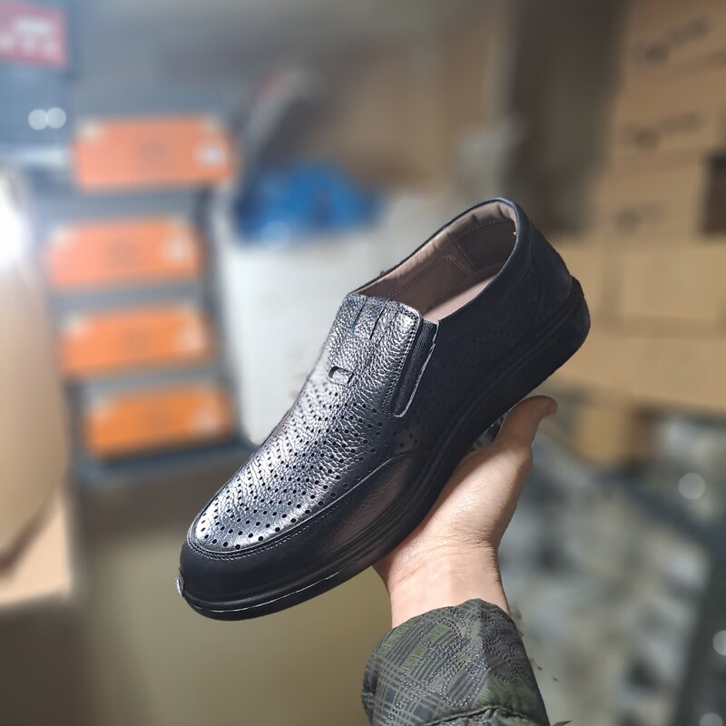 کفش مردانه تابستانی سوراخ دار رویه چرم طبیعی زیره تزریق مستقیم لطفا قبل سفارش موجودی بگیرید
