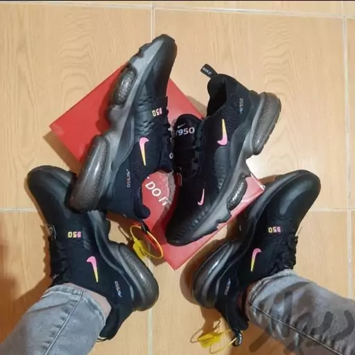 کتونی نایک ایر 950 Nike Air مشکی سفید و طوسی مردانه و زنانه و بزرگپا از 37 تا 48 زیره کپسول دار های کپی