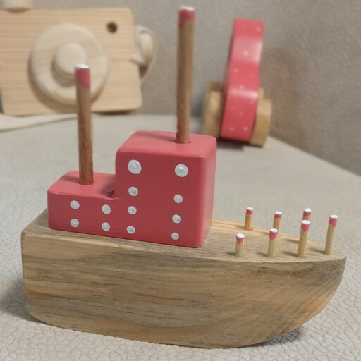 اسباب بازی کشتی چوبی