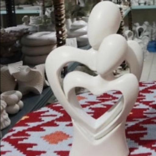 مجسمه آغوش قلبی عاشقانه هدیه ولنتاین و ازدواج