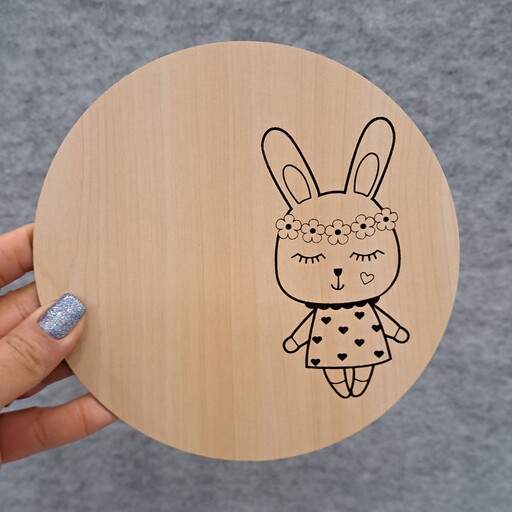 تک دیسک ماهگرد خرگوش مهربون . شامل دیسک چوبی قطر 15 سانت و اعداد برای 12 ماه . و کلمه های روز  ماه و سال