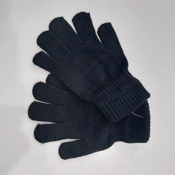 دستکش زمستانه باعث حفاظت از دست میشود از مچ دست تا انگشتان را میپوشاند و کاری بسیار گرم