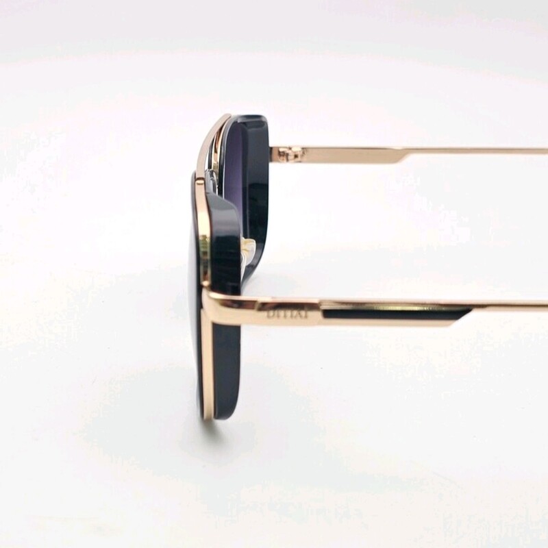 عینک آفتابی دیتیا  یووی 400  دارای رنگبندی همراه کیف عینک رایگان