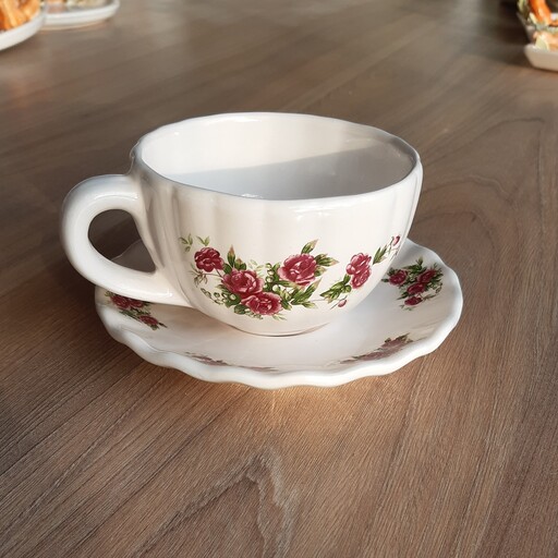 ست 6تایی فنجان و  نعلبکی هلالی سرامیکی ترنسفر گل قرمزی مناسب برای چای و لاته 