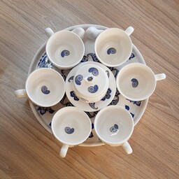 ست 6 نفره چای سرامیکی طرح بته جقه آبی رنگ شامل 1سینی گرد بزرگ 6 فنجان چای 6 نعلبکی 1 قندان 