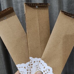 پاکت کرافت با تزیین کاغذ گیپوری سایز  متوسط