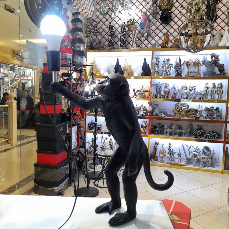 آباژور رومیزی طرح میمون ایستاده کار با مواد زیاد و اصلی ، میمون چراغ دار ایستاده
