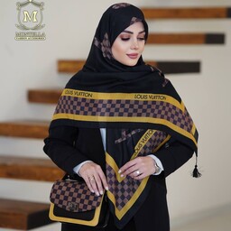 ست کیف و روسری رنگ مشکی طرح جدید چهارخانه ال وی بسیار شیک و زیبا با روسری نخی منگوله دار  mo896