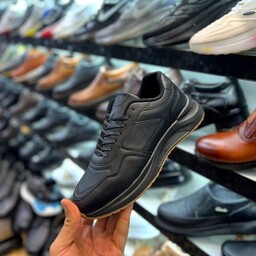 کفش اسپرت مردانه مدل برشکا بارویه چرم صنعتی درجه یک وپاخوری شیک وسایز بندی 40تا44 