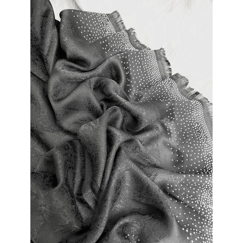 روسری مشکی نخ ابریشم ژاکارد 140 دورنگین مدل پوست ماری