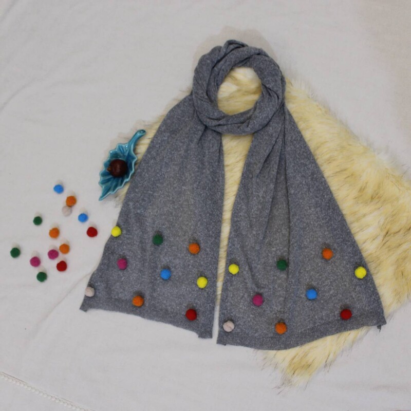 شال موهر زمستانی طوسی زنانه طرحدار پوم پوم رنگی 