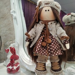 عروسک روسی زمستانی با کلاه و ژاکت بافت با قد تقریبی 38 سانت قابلیت نشستن دارد بابهترین متریال