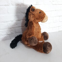 عروسک اسب پولیشی داخل کیسه اورجینال به خاطر عکاسی بازش کردم. فوق العاده با کیفیت و زیبا.خز نرم و ابریشمی،شاین و خوش رنگ