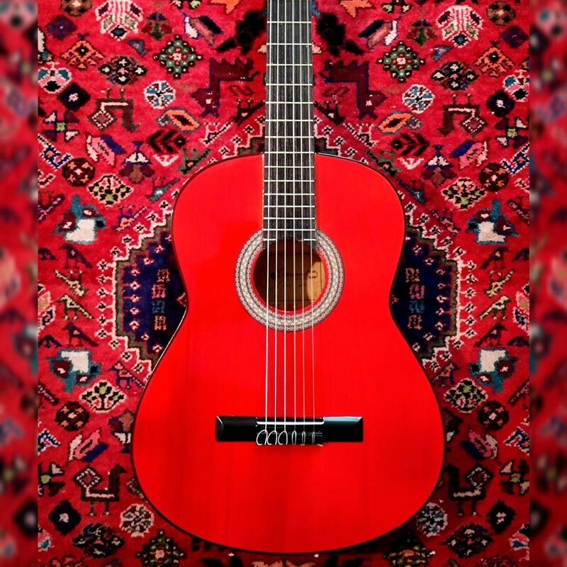 گیتار دیاموند رنگ قرمز گیلاسی همراه با کیف ضد ضربه و پیک(مضراب) و با ارسال رایگان