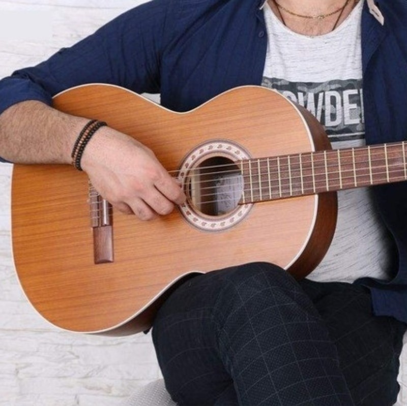 گیتار پارسی m5 همراه با کیف ضد ضربه و پیک(مضراب گیتار) و با ارسال رایگان