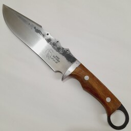 چاقوی طبیعتگردی چاقوی کمپینگ چاقوی کوهنوردی چاقوی همراهی در طبیعت طول کل چاقو 30 سانت طول تیغه 18 سانت وزن حدود 240 گرم 