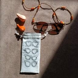 کیف عینک از جنس متقال پنبه با نقاشی پارچه همراه با آستری رویال برای خش نیوفتادن 