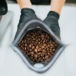 قهوه روبوستا صددرصد رست شده و فول کافئین نیم کیلو 