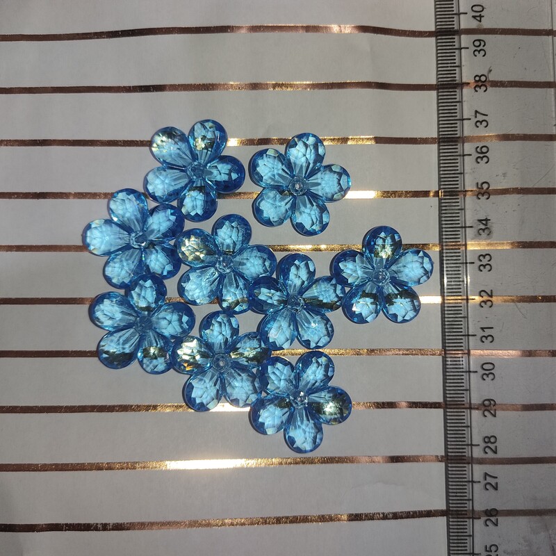 شکوفه توپز کریستالی شفاف رنگ آبی فیروزه ای اندازه 3.5 سانتی متر 26 عددی معادل 50 گرم - گلبرگ کریستال لوازم گلسازی خارجی 