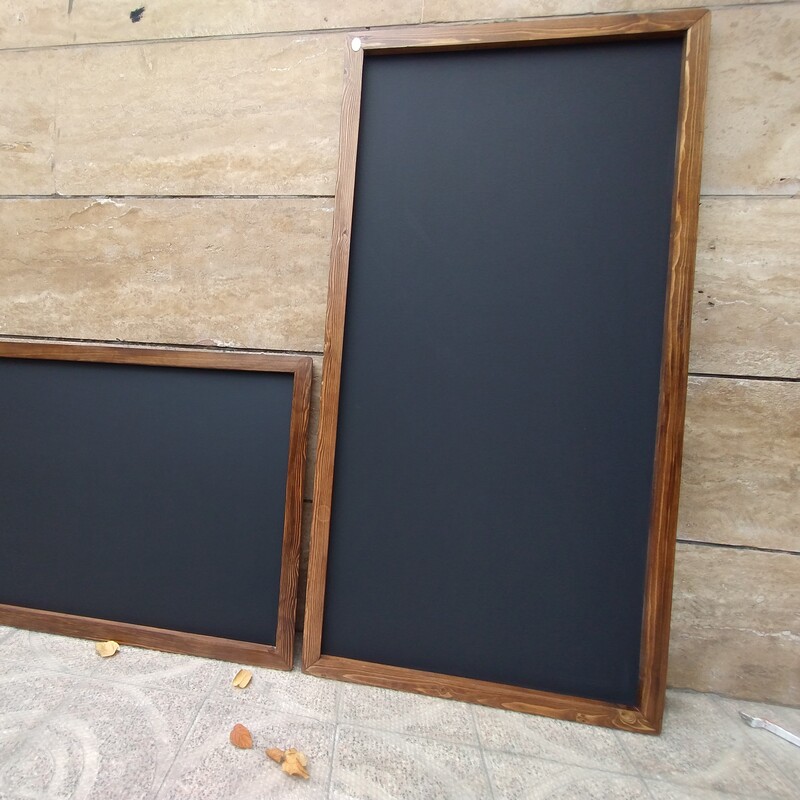 تخته سیاه گچی مدل دیواری مناسب کافه و رستورانها در ابعاد 180در60 جنس قاب چوب روس جلا خورده و پرداخت شده 