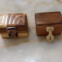 جعبه  صندوقچه چوبی با لولا و قفل چوبی منحصر بفرد  جلا خورده  ویژه هدیه  جای طلاجات و  وسایل با ارزش 