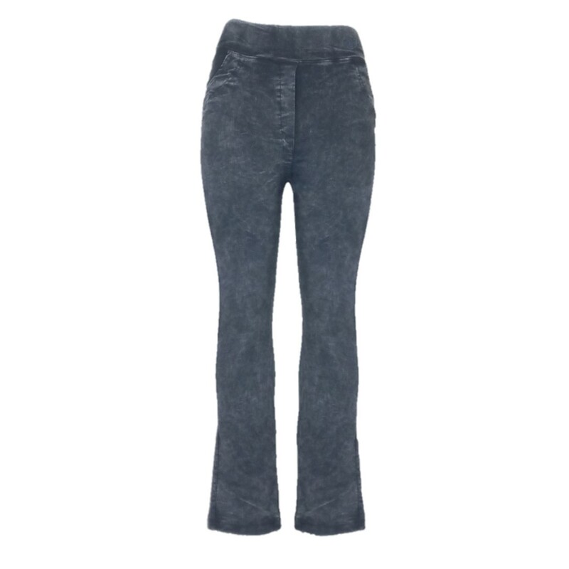 شلوار دمپا گشاد بوتکات رنگ زغالی جنس پارچه طرح جین است سایزبندی ایرانی