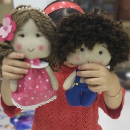 عروسک نمدی دستدوز .عروسک دختر وپسر  در دورنگ ،ساخته شده با نمد مرغوب 