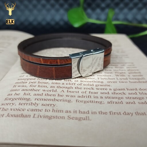 دستبند چرم طبیعی مدل T317 قهوه ای (ارسال رایگان همراه جعبه چوبی مخصوص هدیه)