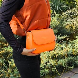 کیف  زنانه دخترانه اسپورت مدل پاریس دیور با  بند بلند و آستر  تضمین کیفیت سبز نارنجی طوسی مشکی صورتی 