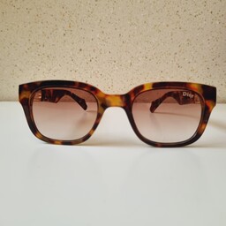 عینک آفتابی زنانه برند دیور لنز یووی 400 گرد پلنگی نارنجی