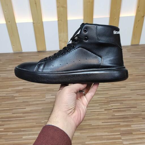 کفش اسپرت کلاسیک ساقدار مردانه مدل مک کویین رنگ  مشکی (40و41و42و43و44)با کیفیت عالی و قیمت استثنایی 
