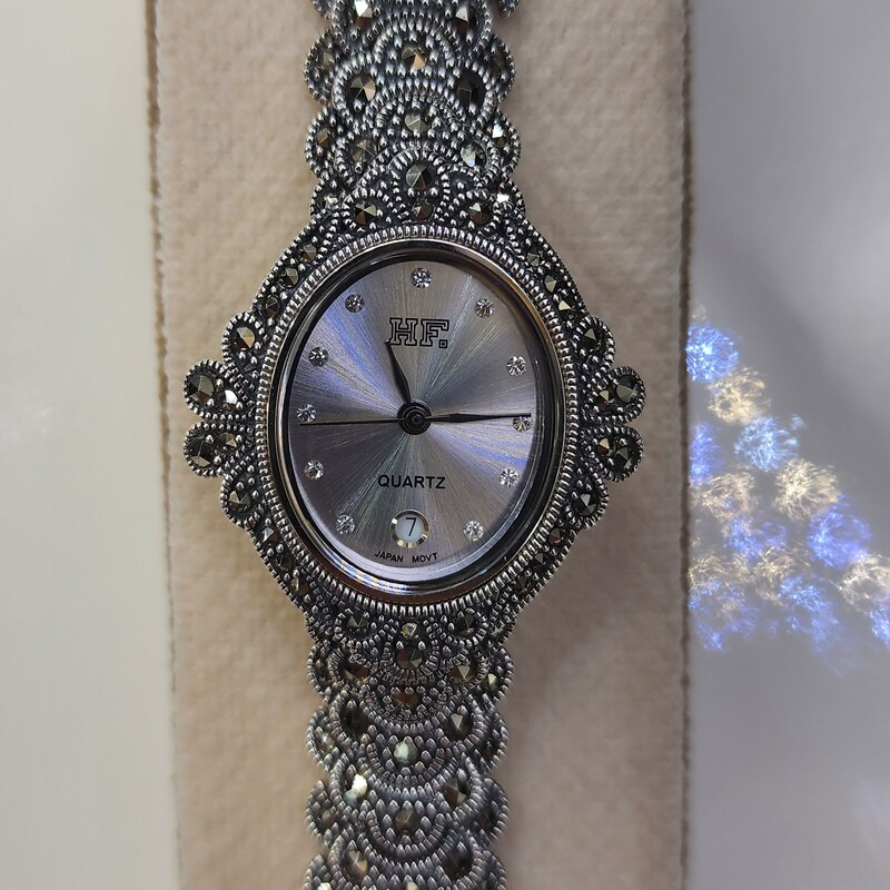 ساعت نقره زنانه سیاه قلم برند معروف هانگ همراه با ضمانت کتبی 