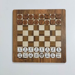 بازی فکری مدل شطرنج با مهره تخت از جنس چوب ام دی اف سه میل با کد K-10