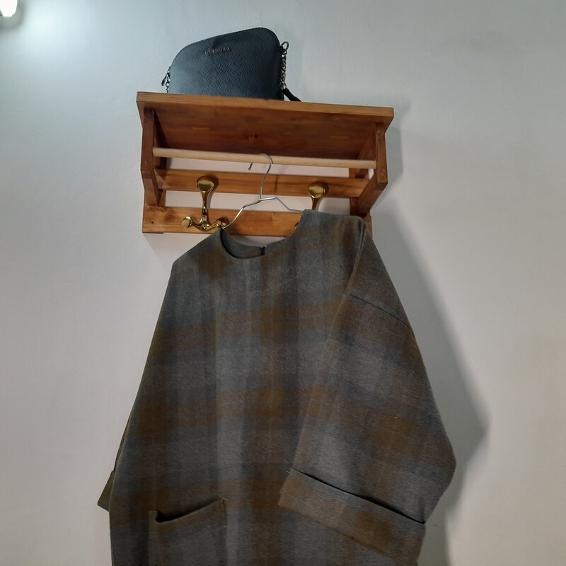 شلف  و آویز حوله و لباس چوبی(قابل تولید در رنگ و ابعاد متفاوت )