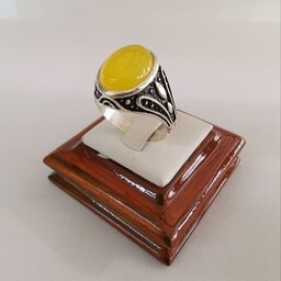 68-انگشتر نقره با سنگ عقیق زرد به همراه دعای شرف الشمس کد 5-w7.39
