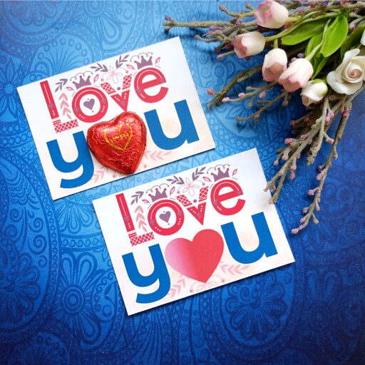 گیفت شکلات ولنتاین قلبی نصب شده بر روی کارت 