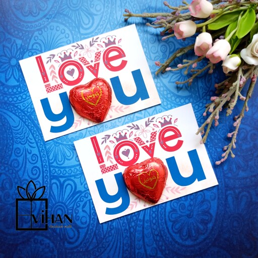 گیفت شکلات ولنتاین قلبی نصب شده بر روی کارت 
