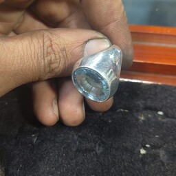 انگشتر توپاز معدنی طبیعی با رکاب نقره عیار 925 سنگ توپاز تراش جواهری با خواص فوق العاده