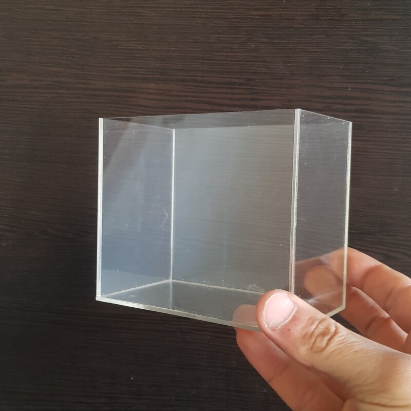 مینی آکواریوم از جنس پلکسی شیشه ای، در ابعاد 12 در 7 در ارتفاع 10 سانتی متر