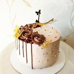 کیک تولد شکلاتی خانگی با فیلینگ موز و گردو با طرح روز مادر و زن (قابل سفارش باطرح دلخواه شما)