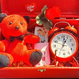 پک هدیه،جعبه هدیه ولنتاین،کادو،روز عشق،سورپرایزی،خرس قرمز،ساعت شماته دار ، قیمت مناسب،پک هدیه قیمت مناسب ولنتاین قرمز