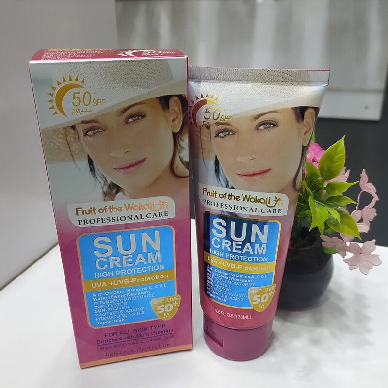 کرم ضد آفتاب بدون رنگ وکالی با SPF 50 مناسب انواع پوست 