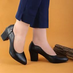 کفش پاشنه دار  اداری زنانه با پاشنه 5 سانت جنس رویه چرم صنعتی موجود در سایزهای 37 تا 40 کیفیت عالی خوشپا و خوشپوش