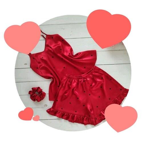 ست لباس خواب زنانه جنس ساتن lx با بهترین کیفیت رنگ قرمز با طرح قلب تاپ و شورتک همه سایز موجود
