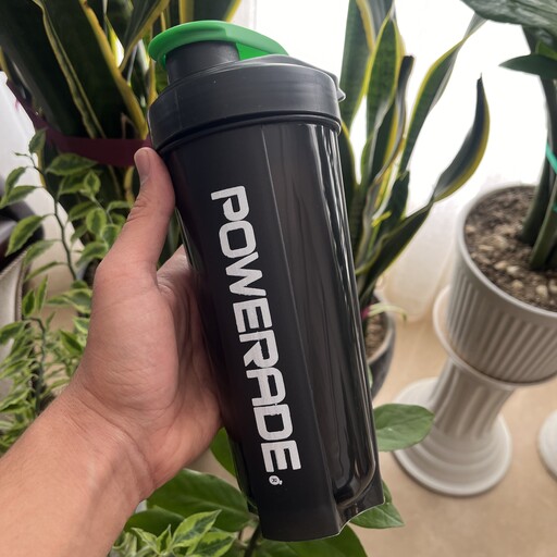 شیکر ورزشی پاورید Powerade مشکی گنجایش 0.7 لیتر