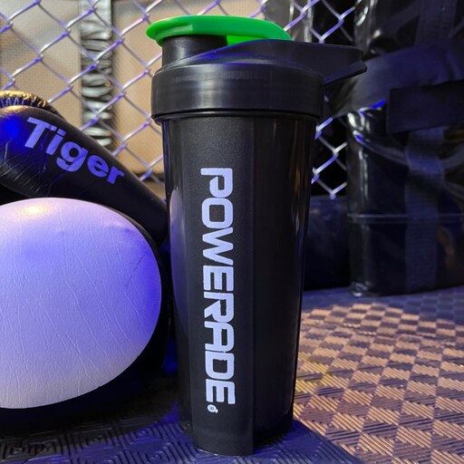 شیکر ورزشی پاورید Powerade مشکی گنجایش 0.7 لیتر