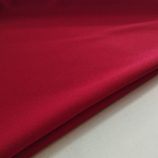 پارچه کرپ اسکاجی گرم بالا تک رنگ رنگ قرمز قیمت به ازای نیم متر 